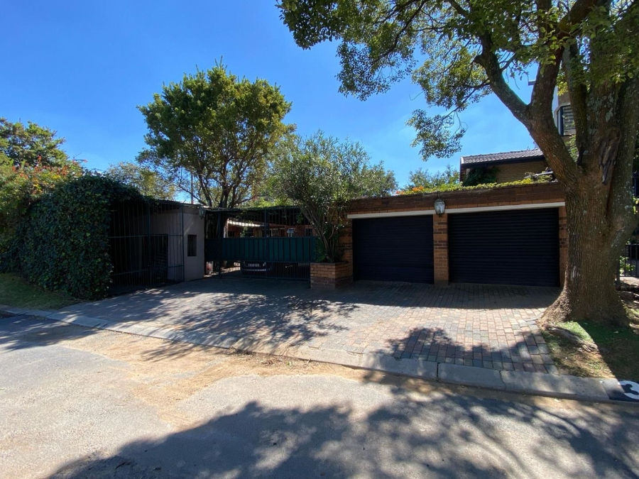 6 Bedroom Property for Sale in Suideroord Gauteng