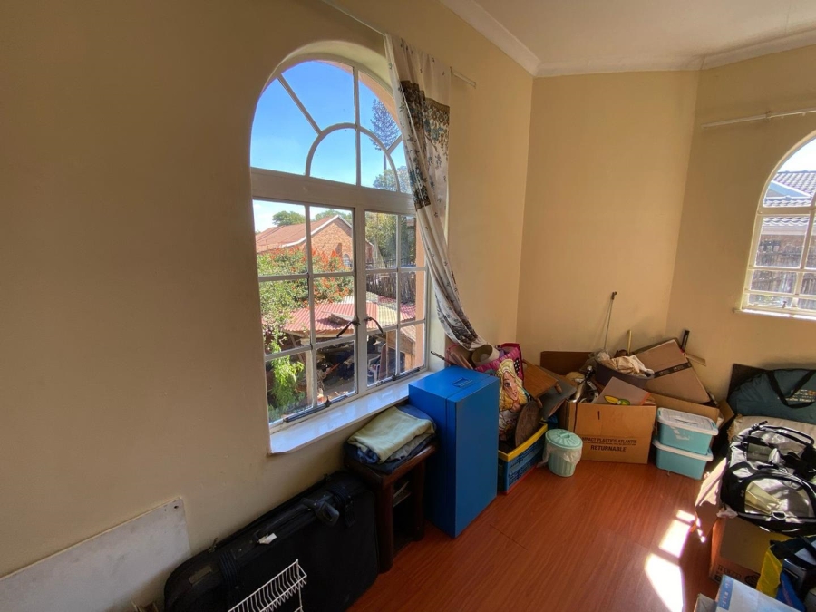 6 Bedroom Property for Sale in Suideroord Gauteng