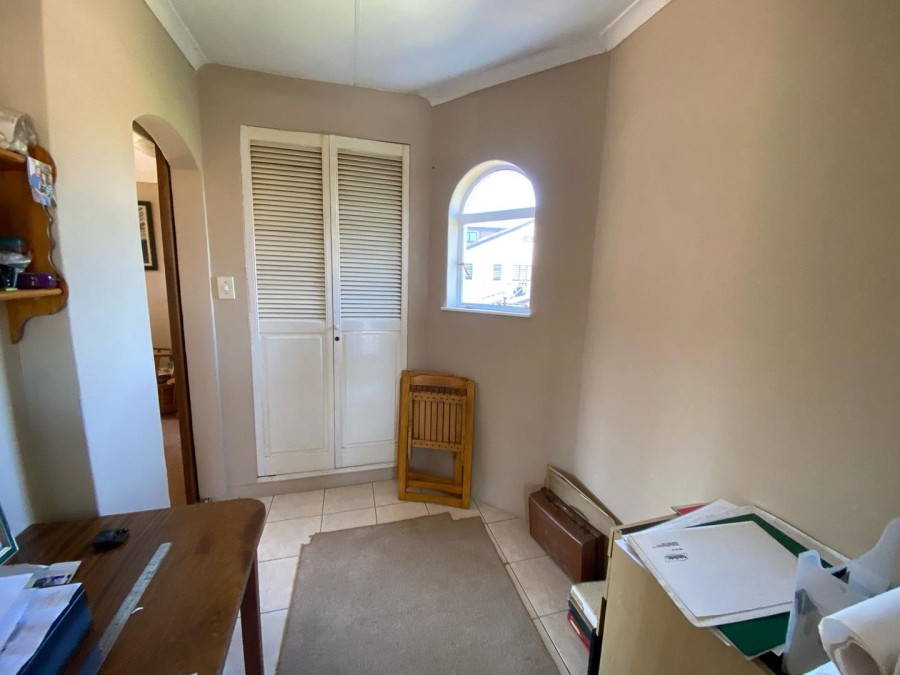 6 Bedroom Property for Sale in Suideroord Gauteng