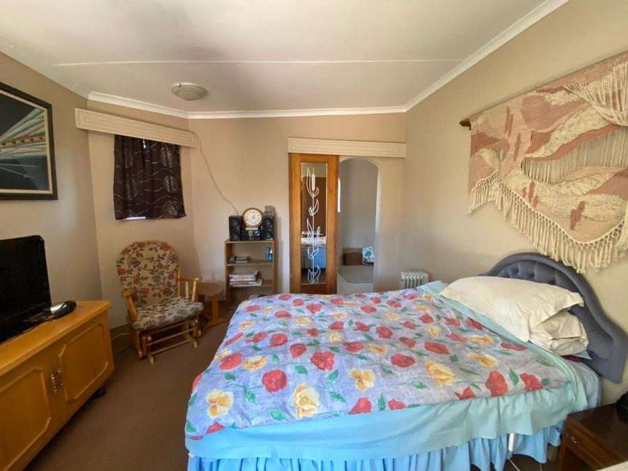 6 Bedroom Property for Sale in Suideroord Gauteng