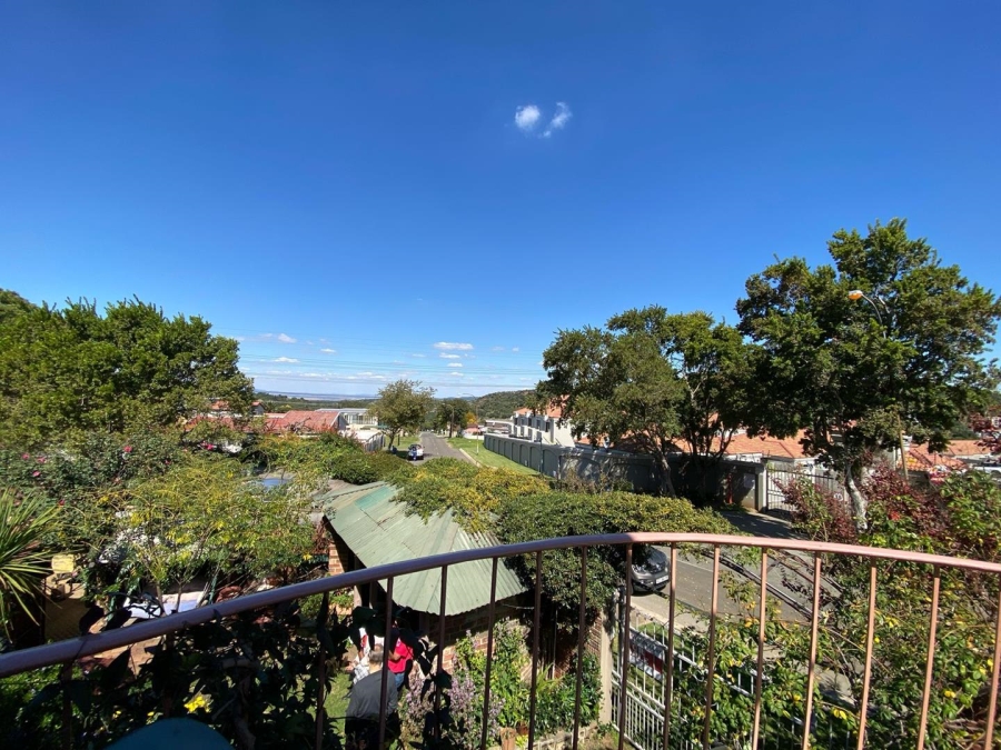 6 Bedroom Property for Sale in Suideroord Gauteng