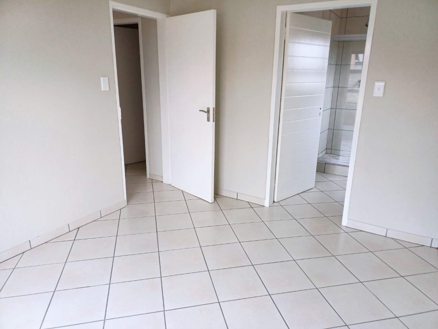 3 Bedroom Property for Sale in Windmill Park Gauteng