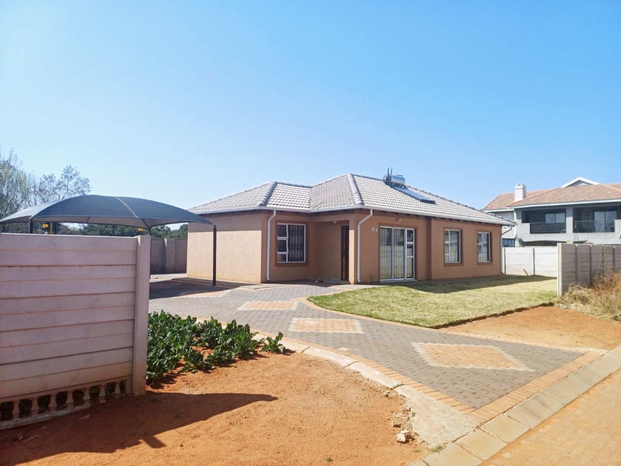 3 Bedroom Property for Sale in Windmill Park Gauteng