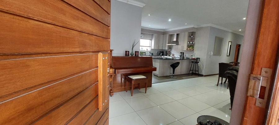 4 Bedroom Property for Sale in New Redruth Gauteng