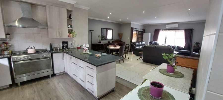 4 Bedroom Property for Sale in New Redruth Gauteng