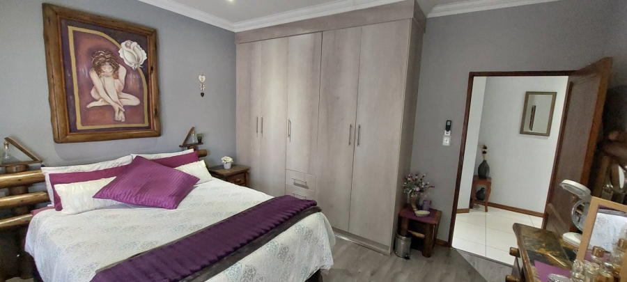 4 Bedroom Property for Sale in New Redruth Gauteng