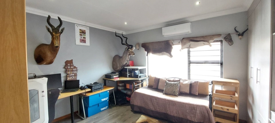 4 Bedroom Property for Sale in New Redruth Gauteng