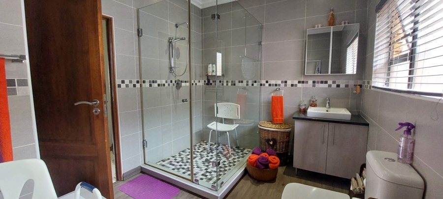 4 Bedroom Property for Sale in New Redruth Gauteng