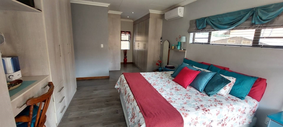 4 Bedroom Property for Sale in New Redruth Gauteng