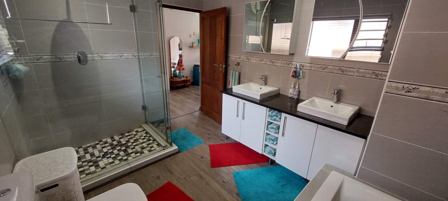 4 Bedroom Property for Sale in New Redruth Gauteng