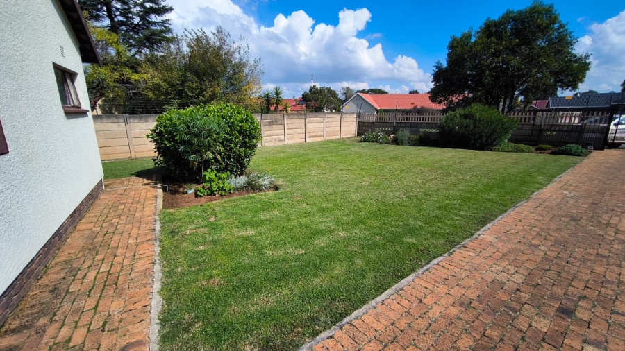 3 Bedroom Property for Sale in Brackenhurst Gauteng
