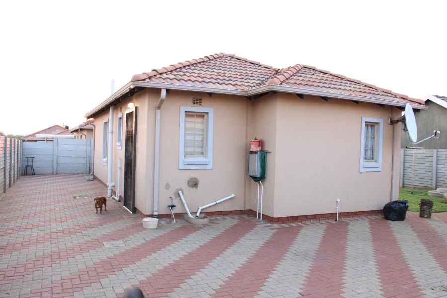 3 Bedroom Property for Sale in Sky City Gauteng