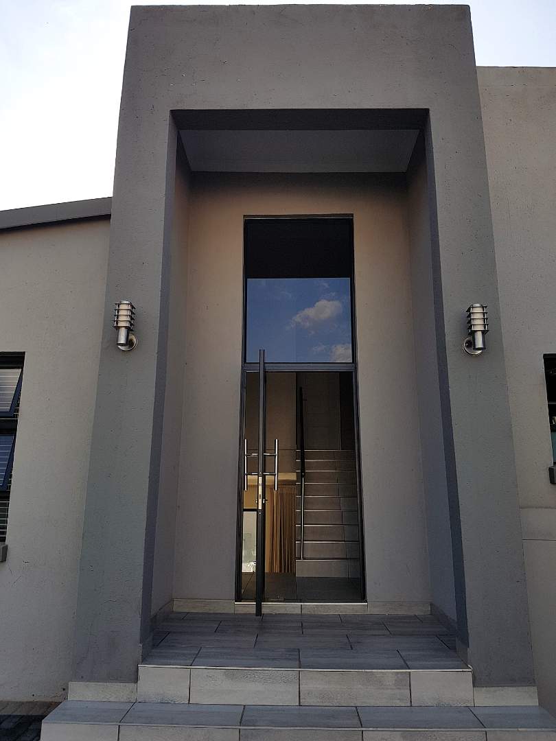 4 Bedroom Property for Sale in Roodeplaat Gauteng