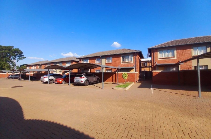 2 Bedroom Property for Sale in Andeon Gauteng