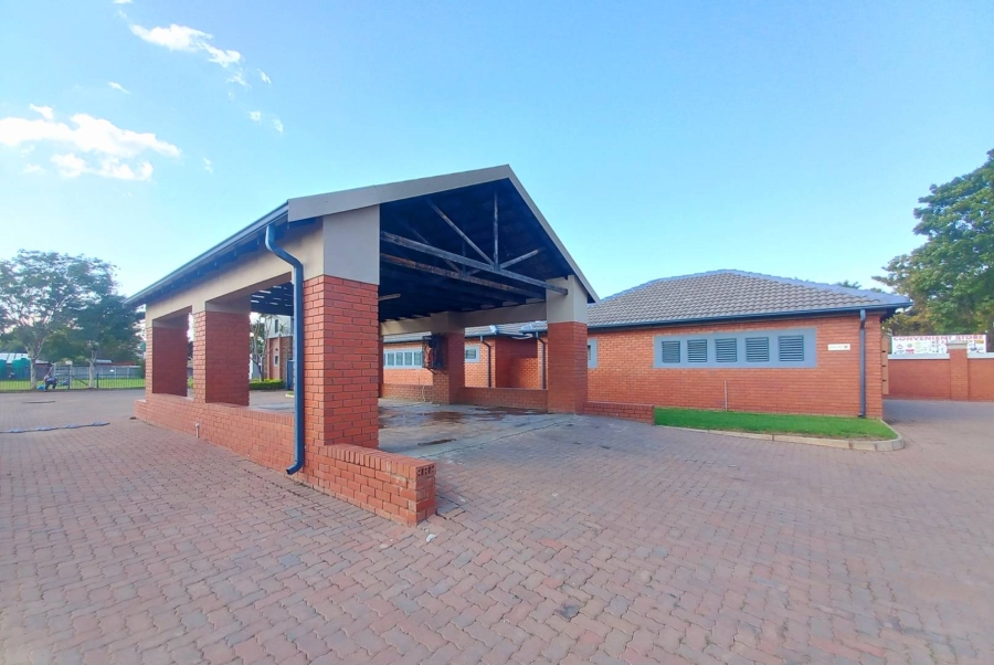 2 Bedroom Property for Sale in Andeon Gauteng
