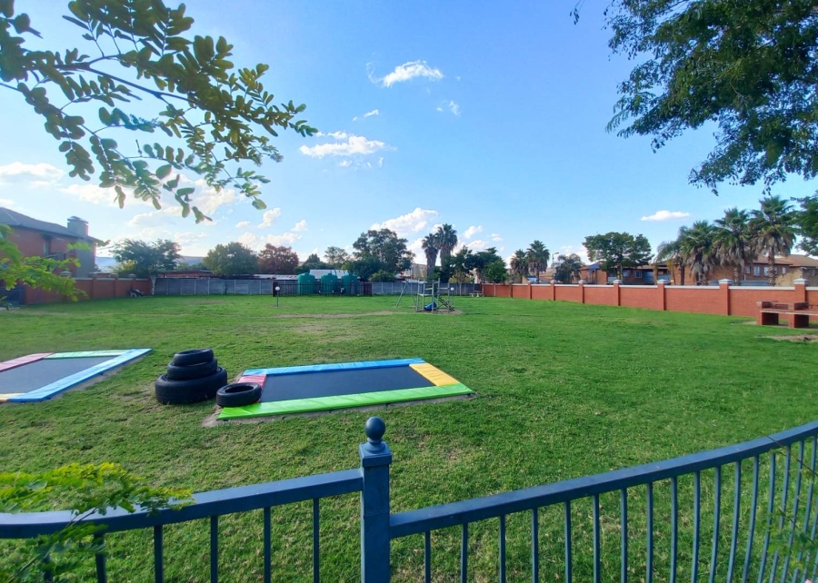 2 Bedroom Property for Sale in Andeon Gauteng