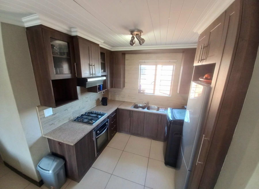 2 Bedroom Property for Sale in Andeon Gauteng