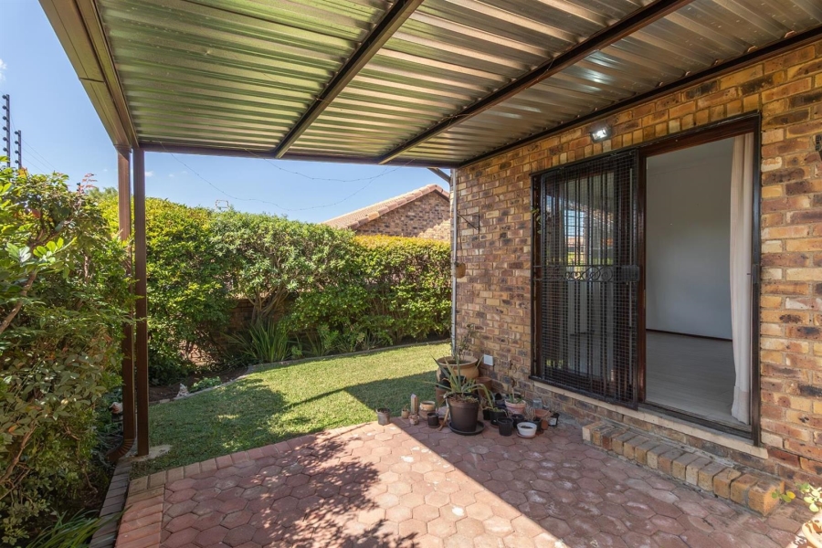 2 Bedroom Property for Sale in Noordhang Gauteng