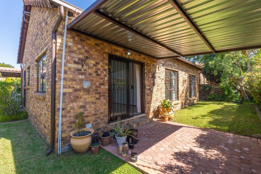 2 Bedroom Property for Sale in Noordhang Gauteng