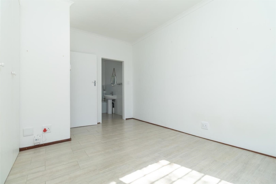 2 Bedroom Property for Sale in Noordhang Gauteng