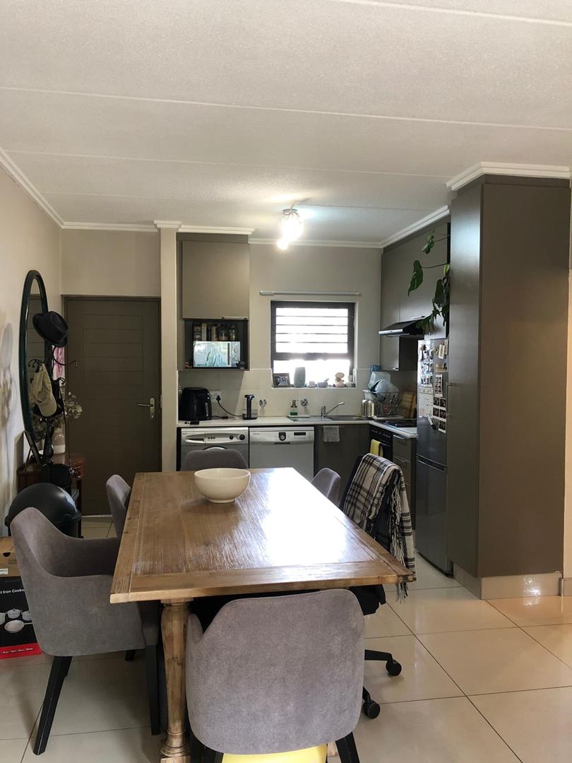 To Let 1 Bedroom Property for Rent in Douglasdale Gauteng