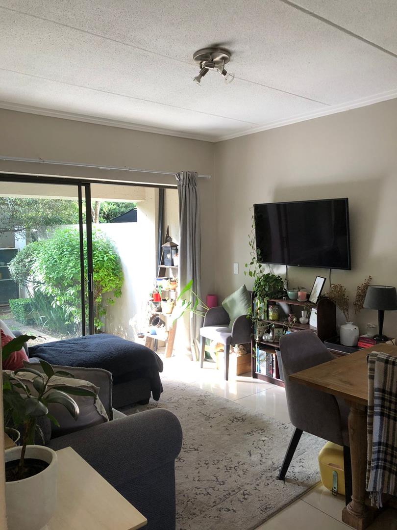 To Let 1 Bedroom Property for Rent in Douglasdale Gauteng