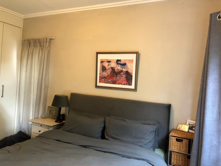 To Let 1 Bedroom Property for Rent in Douglasdale Gauteng