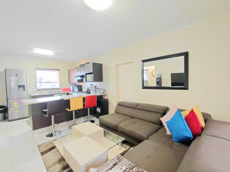2 Bedroom Property for Sale in Honeydew Gauteng