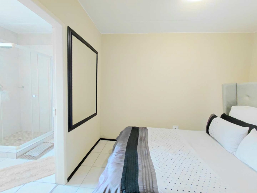 2 Bedroom Property for Sale in Honeydew Gauteng