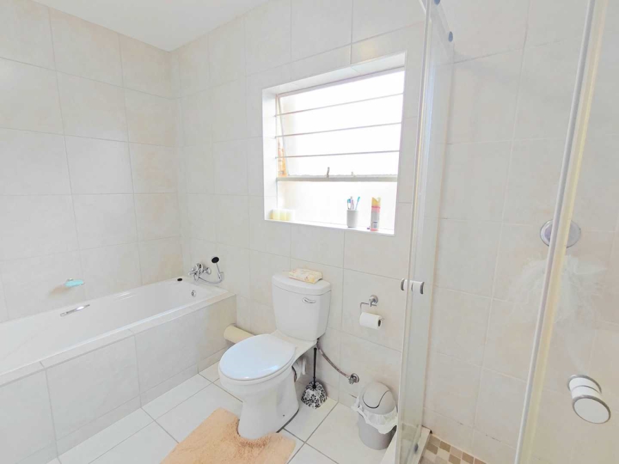 2 Bedroom Property for Sale in Honeydew Gauteng