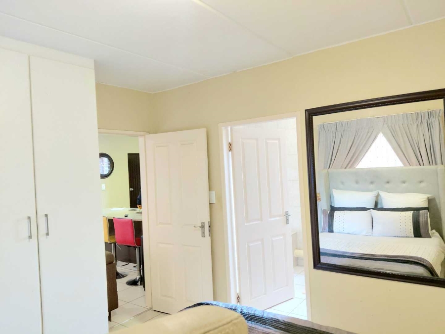 2 Bedroom Property for Sale in Honeydew Gauteng