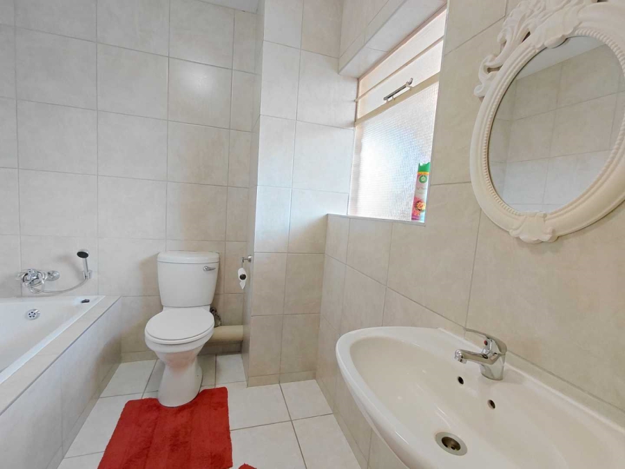 2 Bedroom Property for Sale in Honeydew Gauteng