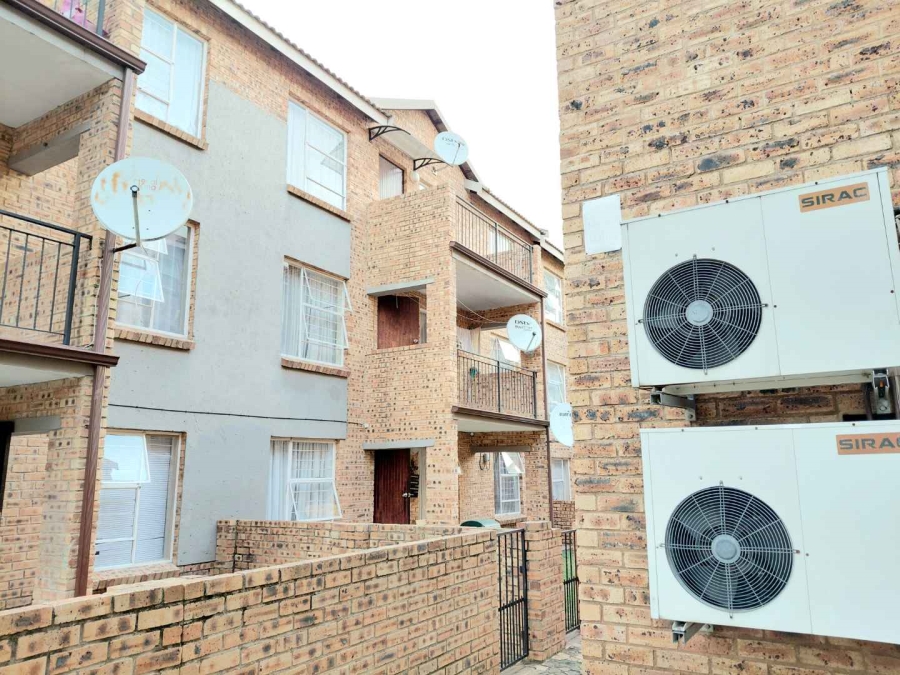 2 Bedroom Property for Sale in Honeydew Gauteng