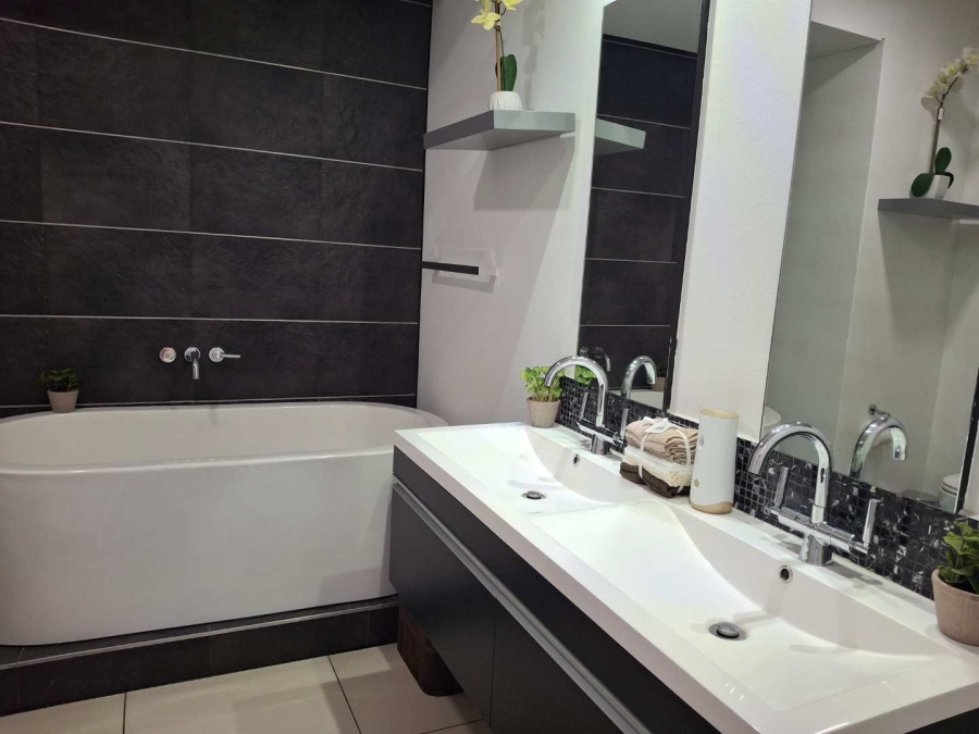 To Let 2 Bedroom Property for Rent in Morningside Gauteng