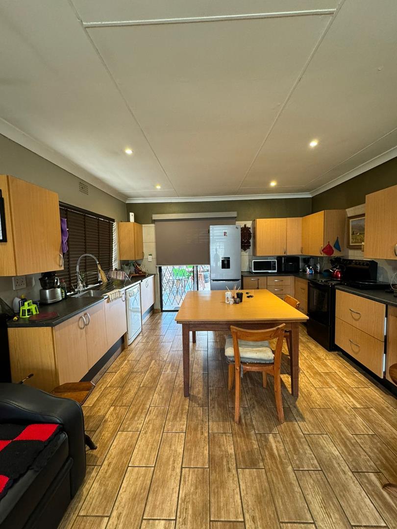 To Let 3 Bedroom Property for Rent in Rothdene Gauteng