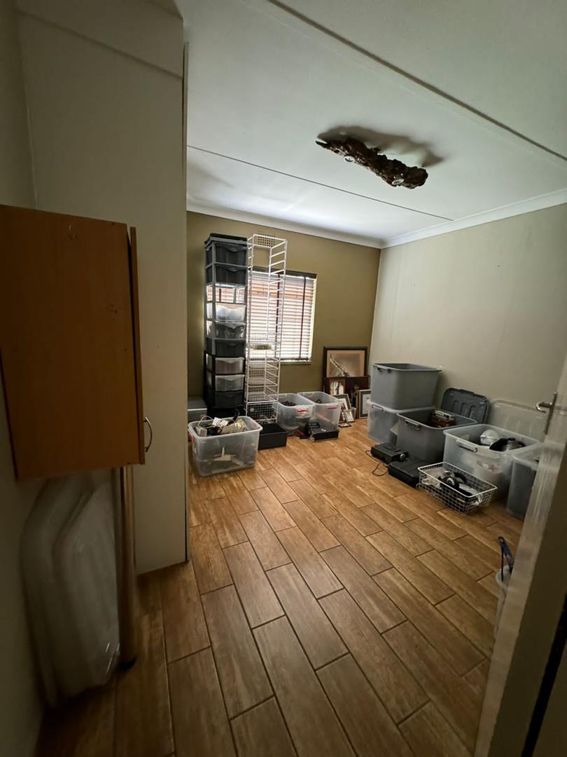 To Let 3 Bedroom Property for Rent in Rothdene Gauteng