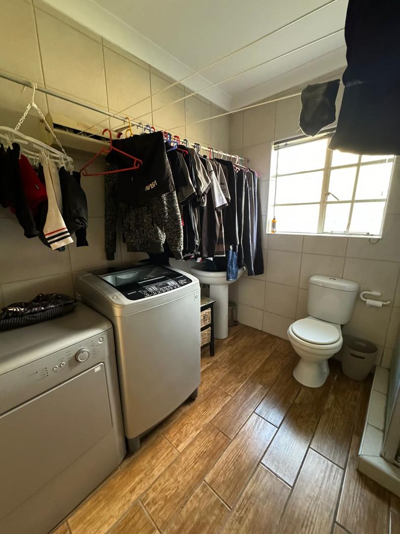 To Let 3 Bedroom Property for Rent in Rothdene Gauteng