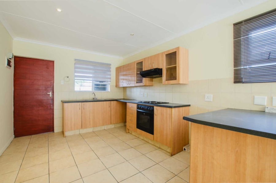 To Let 2 Bedroom Property for Rent in Ferndale Gauteng
