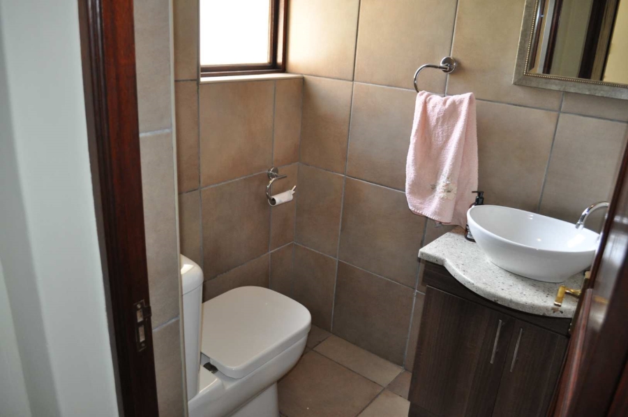 To Let 3 Bedroom Property for Rent in Bronberg Gauteng
