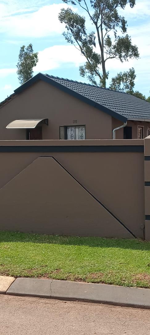 2 Bedroom Property for Sale in Siluma View Gauteng