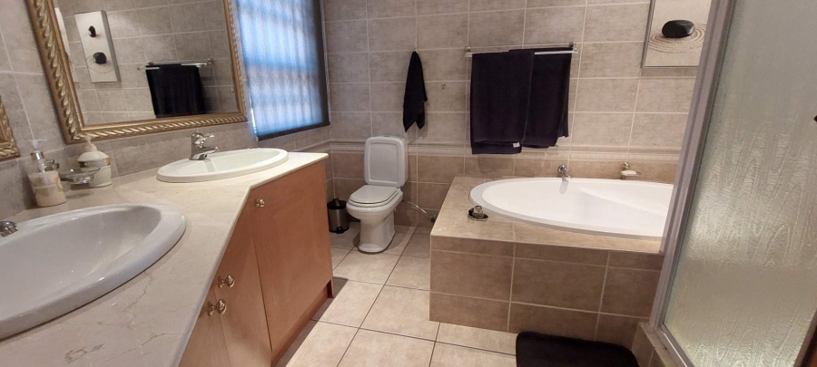 3 Bedroom Property for Sale in Meyersdal Gauteng