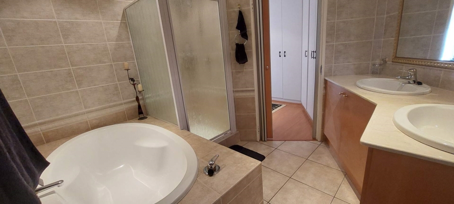 3 Bedroom Property for Sale in Meyersdal Gauteng