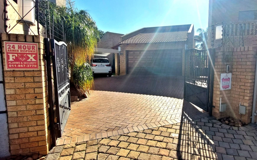 3 Bedroom Property for Sale in Meyersdal Gauteng