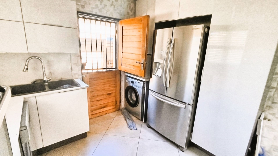 4 Bedroom Property for Sale in Olievenhoutbosch Gauteng