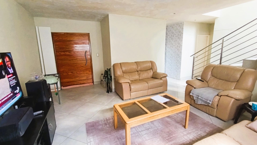 4 Bedroom Property for Sale in Olievenhoutbosch Gauteng