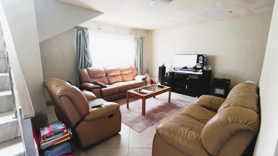4 Bedroom Property for Sale in Olievenhoutbosch Gauteng