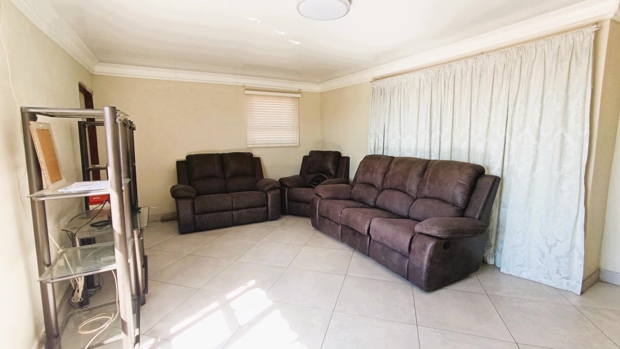 4 Bedroom Property for Sale in Olievenhoutbosch Gauteng