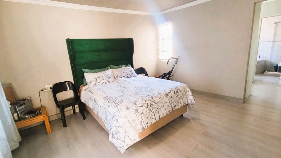 4 Bedroom Property for Sale in Olievenhoutbosch Gauteng