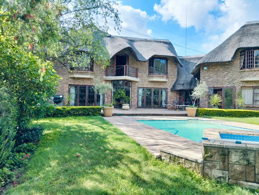 5 Bedroom Property for Sale in Mnandi Gauteng