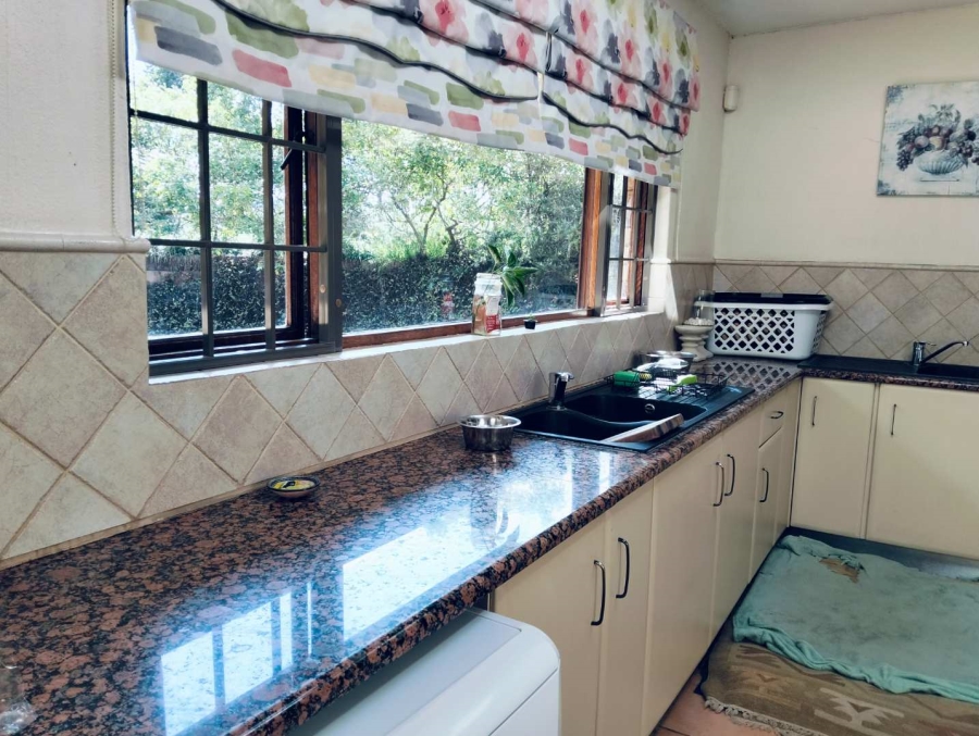 5 Bedroom Property for Sale in Mnandi Gauteng